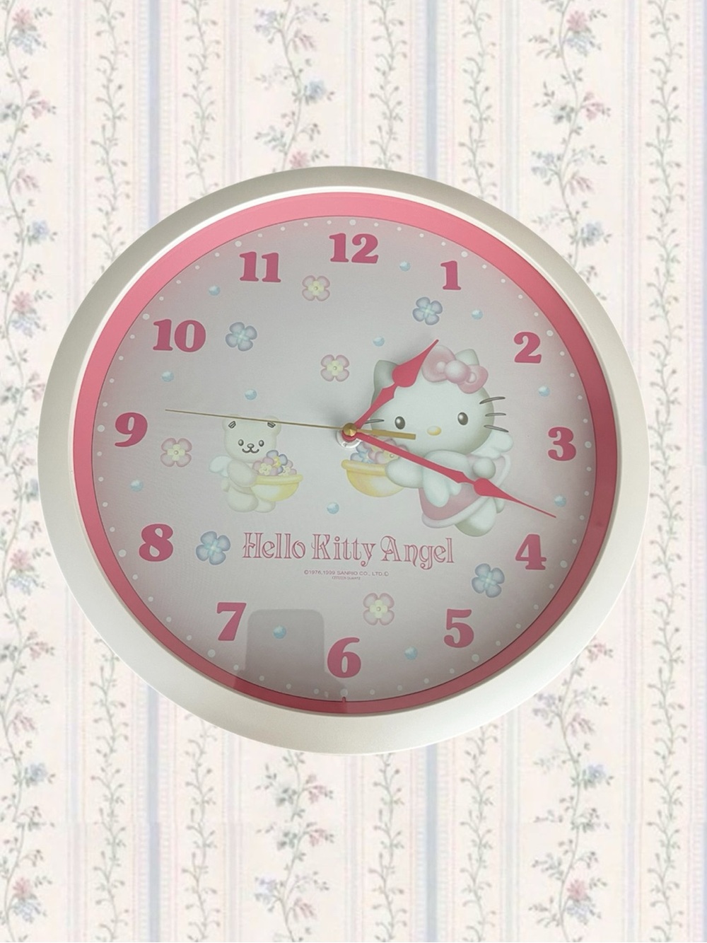 Angel hello kitty wall clock